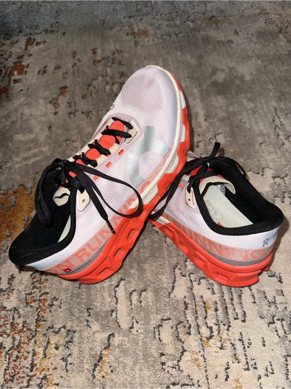 On Cloud Cloudrunner size 8 - Picture 2 of 6